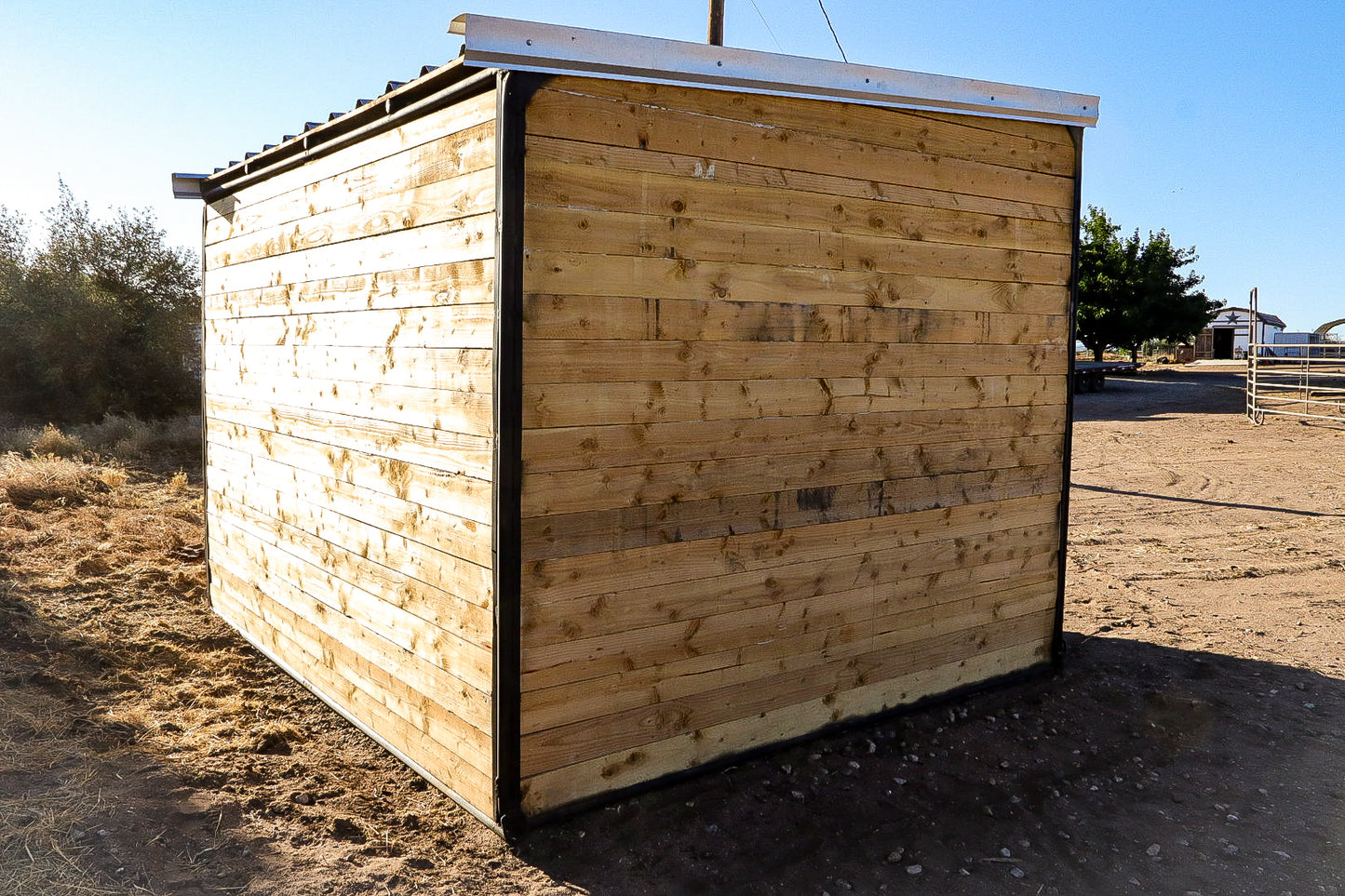 Portable Ranch Wind Break
